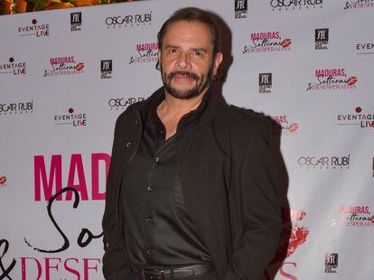 El actor mexicano Héctor Parra, durante una alfombra roja en Ciudad de México, el 5 de noviembre de 2019.