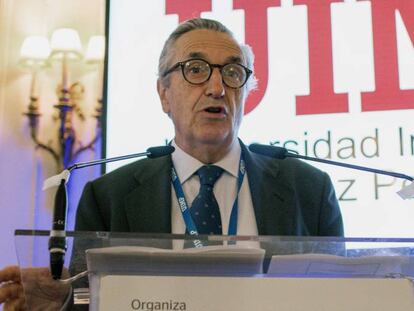 El presidente de la CNMC, Jos&eacute; Mar&iacute;a Mar&iacute;n Quemada, durante su intervenci&oacute;n en el curso de la UIM