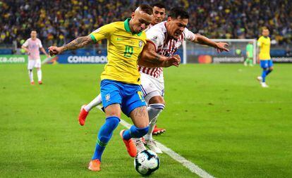 Everton, durante el partido ante Paraguay.