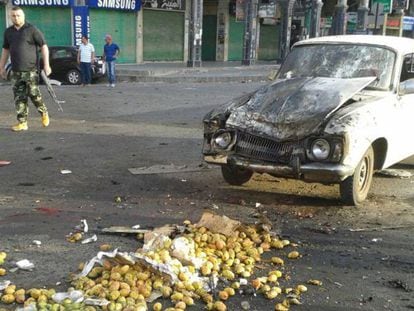 Daños provocados por un ataque con bomba en Sueida, al sur de Siria.