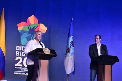 Iván Duque, presidente de Colombia, junto con el máximo responsable del BID, Mauricio Claver-Carone, en la inauguración de la reunión anual del Banco en Barranquilla.