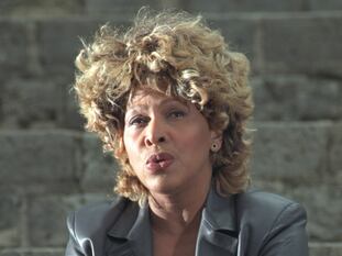 Tina Turner en 1999 rodando el videoclip de 'Whatever you need', uno de los sencillos del hasta la fecha su último álbum de estudio ('Twenty four seven') y, dado que se ha retirado, parece que se quedará como el último de su carrera.