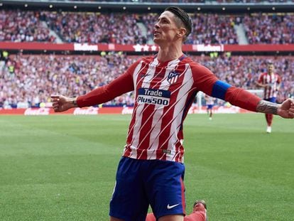Torres celebra su primer gol ante el Eibar. En vídeo, declaraciones de Fernando Torres, jugador del Atlético de Madrid.