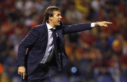 Lopetegui, en el partit d'Espanya contra Albània.