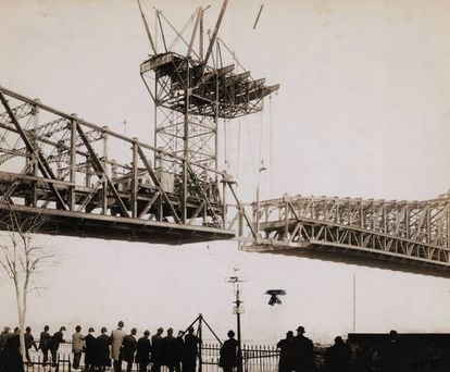 El puente de Queensboro, en construcción.