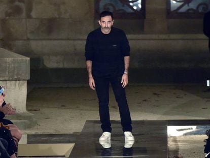 Ricardo Tisci, durante la presentación de su colección primavera/verano para Givenchy en octubre de 2016.