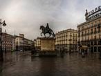 DVD 994 (24-03-20) Madrid vacio por el coronavirus. PAnoramica de la Puerta del Sol. Foto Samuel Sanchez