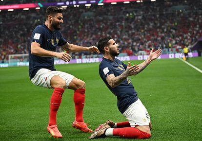 Theo Hernández, celebrando su tanto frente a Marruecos.  