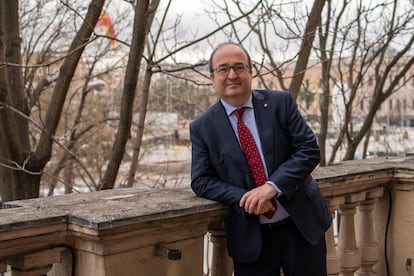 Miquel Iceta, ministro de Política Territorial y Función Pública, posa en el ministerio en Madrid.