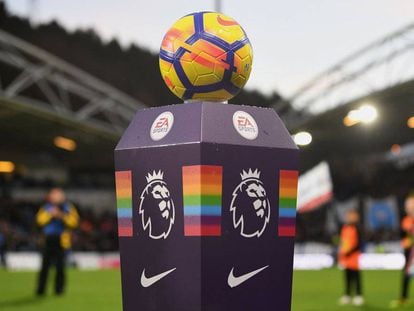 Imagen de la campaña 'Rainbow Laces' de la Premier en la temporada 2017/2018.