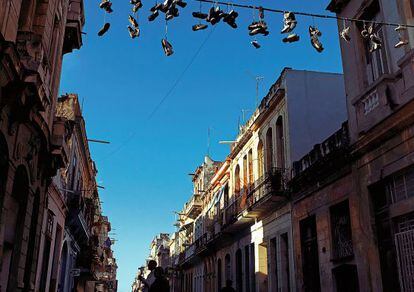 Panorámica de una calle de La Habana.