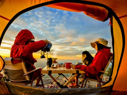 El kit ideal para disfrutar de un desayuno de manera cómoda en cualquier lugar. GETTY IMAGES.