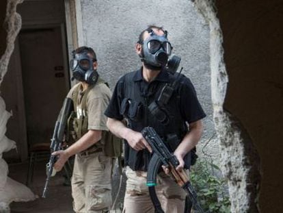 Rebeldes sirios, en el frente de Jobar, cerca de Damasco, en mayo.