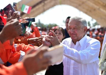 Andrés Manuel López Obrador, Presidente de México, encabeza el evento del Día del Trabajo en la Refinería Dos Bocas “Olmeca”.