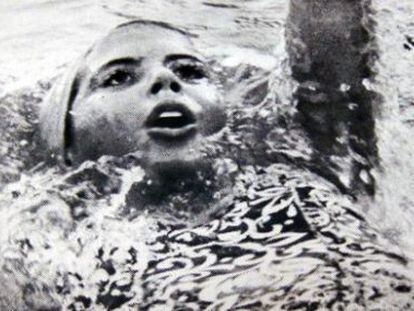 Maria Paz Corominas, en la piscina