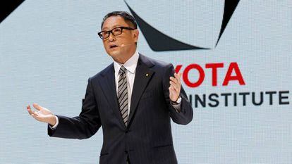 Akio Toyoda, presidente y consejero delegado de Toyota Motor Corporation, en el Salón del Automóvil de París de 2016.