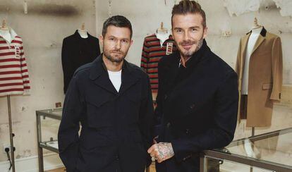 Daniel Kearns, director creativo de Kent &amp; Curwen, y, a la derecha, David Beckham.
 
 