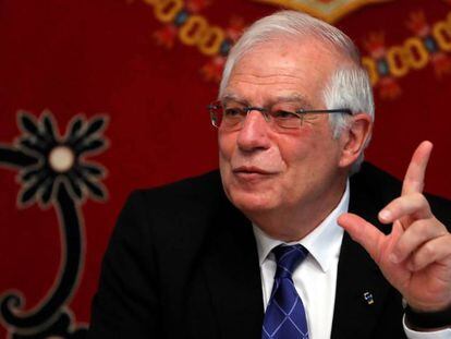 El ministre d'Exteriors en funcions, Josep Borrell, durant la inauguració aquest dimecres d'un seminari a l'Escola Diplomàtica, a Madrid.