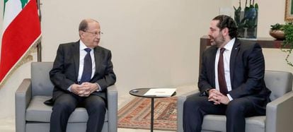 El presidente libanés, Michel Aoun (izquieda), y el primer ministro Saad Hariri, este jueves en Beirut.