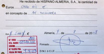 Recibo de la comisión a un político de La Mojonera incluido en la contabilidad b de la constructora Hispano Almería.
