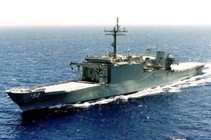 Foto de archivo del barco militar australiano de transporte de tropas.