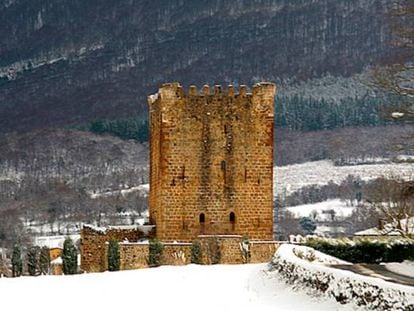 Un castillo burgal&eacute;s, del siglo XIV, se vende por casi 2.800.000 euros.