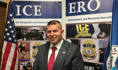 David Marin, jefe de ICE en Los Ángeles, en su oficina.