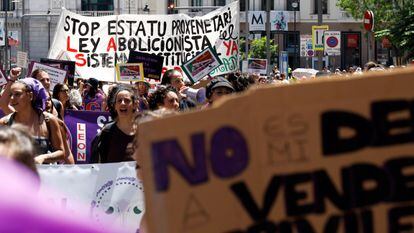 Ambiente de la manifestación contra la prostitución en Madrid este sábado.