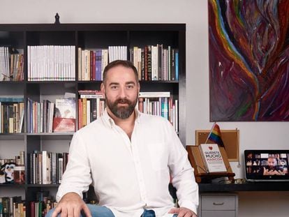 Gabriel J. Martín, hombre con genitales intersexuales y homosexual