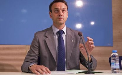 Manel Prat, ayer en el momento de anunciar su dimisión