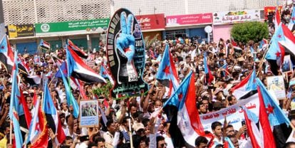 Manifestantes secesionistas, este jueves en Ad&eacute;n (Yemen).