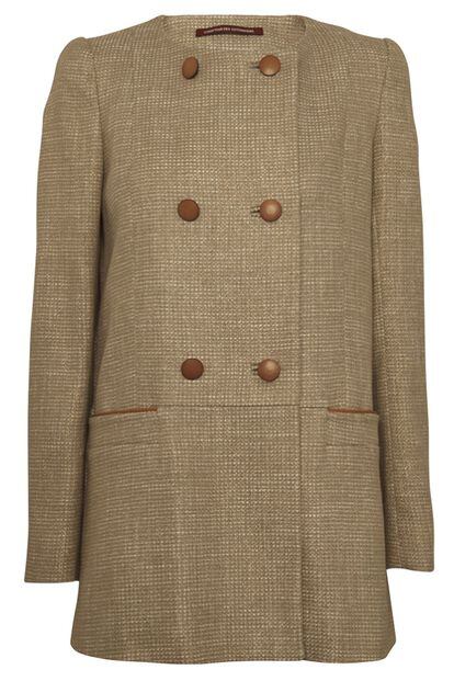 Para un look casual te aconsejamos este abrigo abotonado de Comptoir des Cotonniers. En rebajas cuesta 122,50 euros (antes 245 euros).