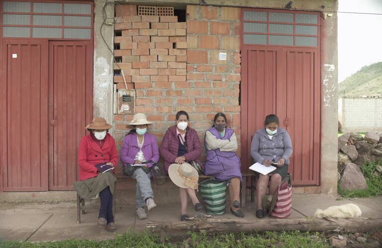 Doris Huallparimachi, Concepción Contoy, Aurelia Paccohuanca, Josefa Quispe y Felicitas Checca el lunes en Anta, víctimas de esterilizaciones forzadas durante el Gobierno de Alberto Fujimori.