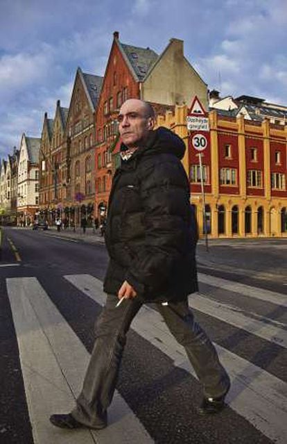 Manolo (45 años, de Petrer, Alicante) lleva dos meses buscando trabajo en Bergen (Noruega).