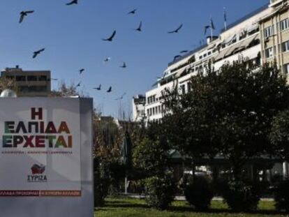 Imagen de un kiosko electora de Syriza en Atenas.