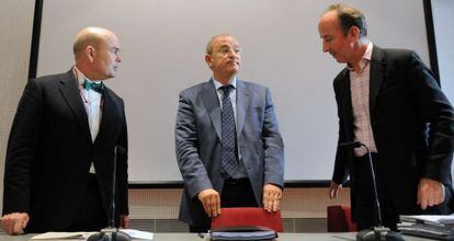 Fernando Villalonga (izquierda) como presidente de Madrid Destino, y su 'número dos', Timothy Chapman.