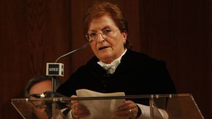 Elisa Pérez Vera, durante el homenaje a las rectoras de la Universidad Española en la UNED, en 2008.