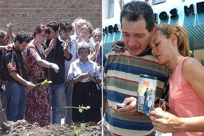 A la izquierda, familiares arrojan flores en la tumba de una  de las víctimas. A la derecha, una pareja muestra una foto en busca de información.