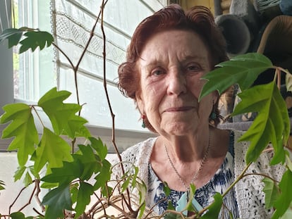La Abuela Carmen de Fuencarral con una de sus plantas