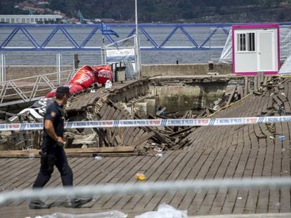 Parte del muelle colapsado en Vigo durante un concierto la medianoche del 12 de agosto.