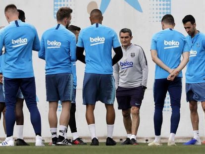 Valverde, en el entrenamiento del Barça
