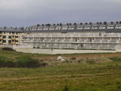 Urbanizaciones construidas en Barreiros (Lugo) en plena burbuja del ladrillo, en una imagen de 2010