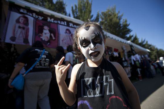Una niña de seis años, fanática de Kiss, asistente del festival.