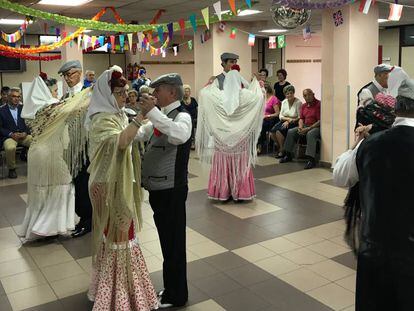 Escuela de Chotis de la Comunidad de Madrid en el Centro de Mayores de Tetu&aacute;n.