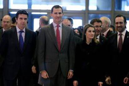 Los Príncipes de Asturias junto al ministro de Industria, Turismo y Comercio, José Manuel Soria (i), y el presidente del Gobierno balear, José Ramón Bauzá (d), durante la inauguración de la Feria Internacional de Turismo (FITUR), que abre su edición de 2014 con la participación de 9.000 empresas de 165 países, en un ambiente optimista apoyado en los últimos datos coyunturales del sector y con el objetivo de atraer a 200.000 visitantes.