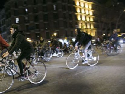 Ciclistas en el centro de Barcelona.