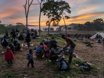 Un campamento de migrantes antes de atravesar el Tapón del Darién en Colombia, en 2021.