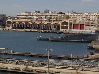 Panor&aacute;mica de la d&aacute;rsena del puerto de Valencia. 