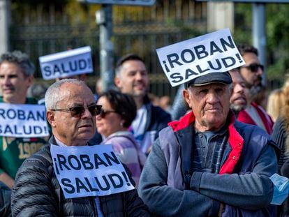 Manifestación en Madrid, ayer, por la defensa de la sanidad pública.