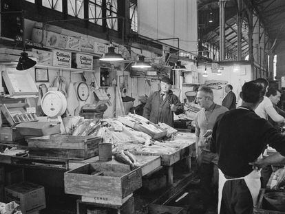 Puestos del mercado de Les Halles, en París, en 1968.